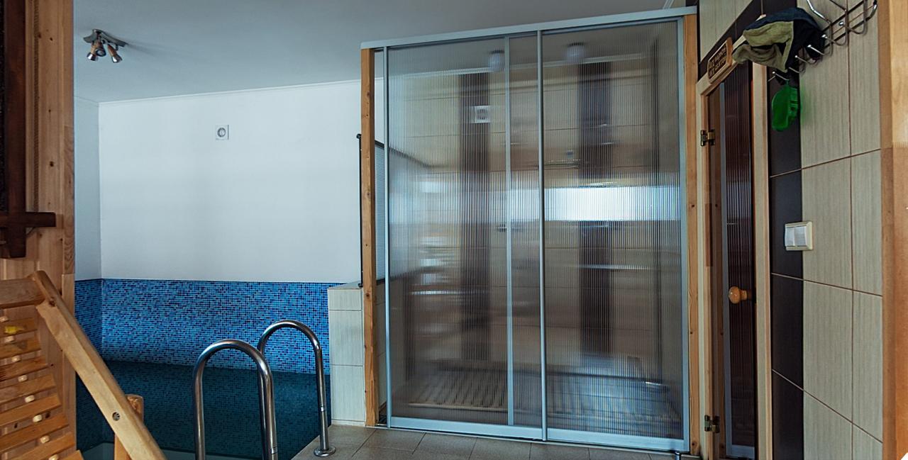 Alpen House Hotel Vyshka Bagian luar foto