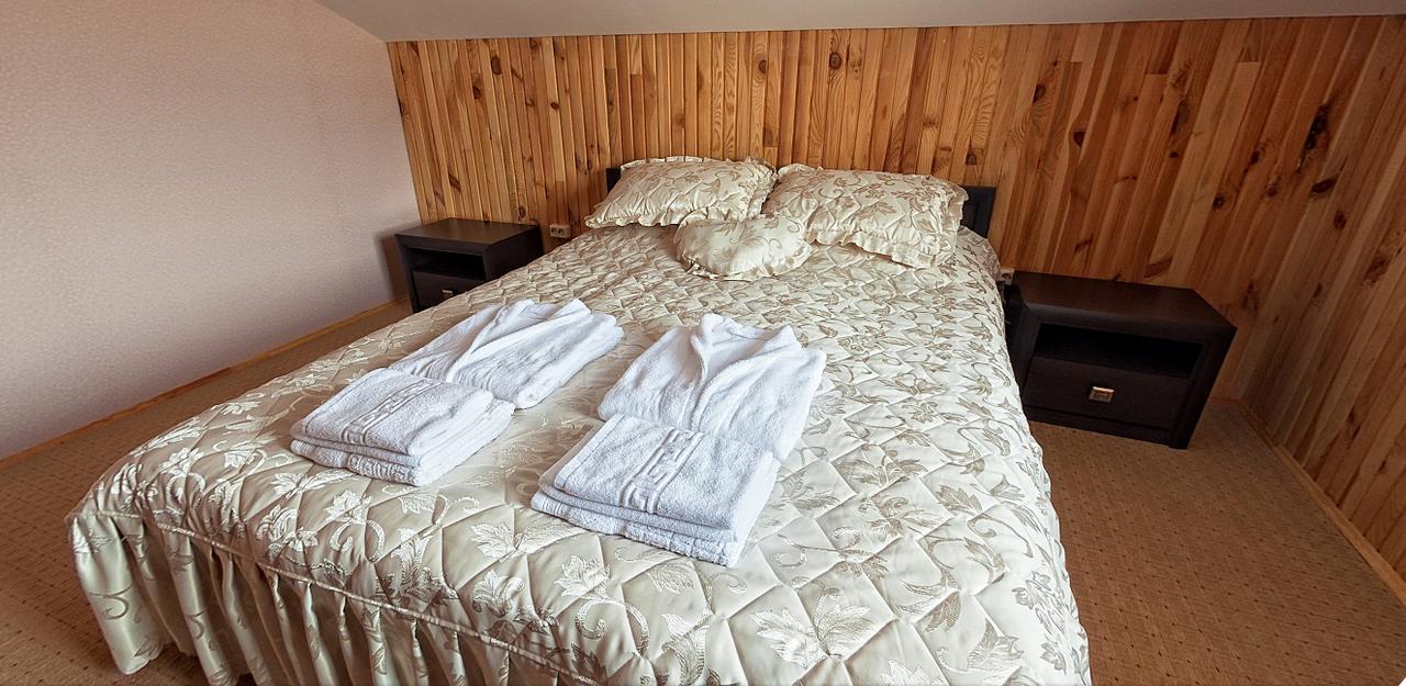 Alpen House Hotel Vyshka Bagian luar foto